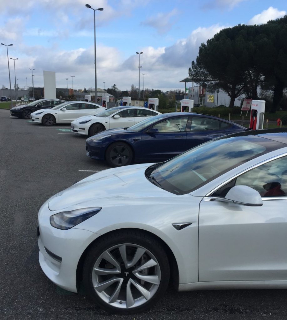 recharger au superchargeur Tesla